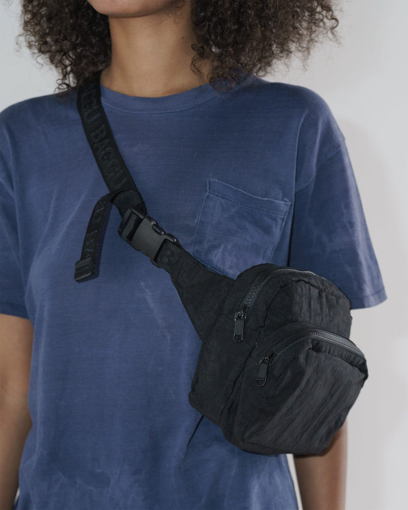 BAGGU Phone Sling Bag in Black