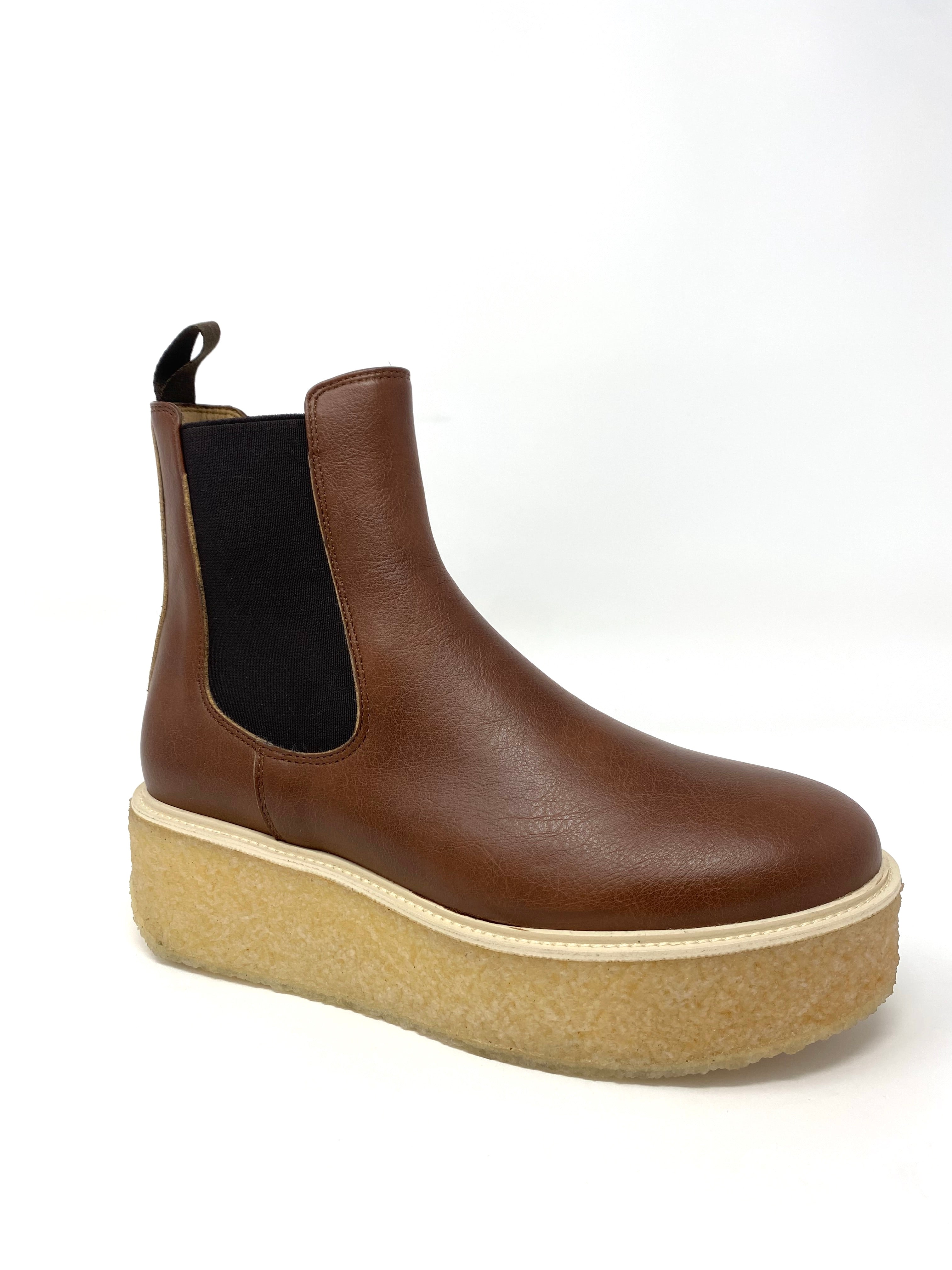 Novacas Whitney Platform Boot in Tan from Novacas – MooShoes