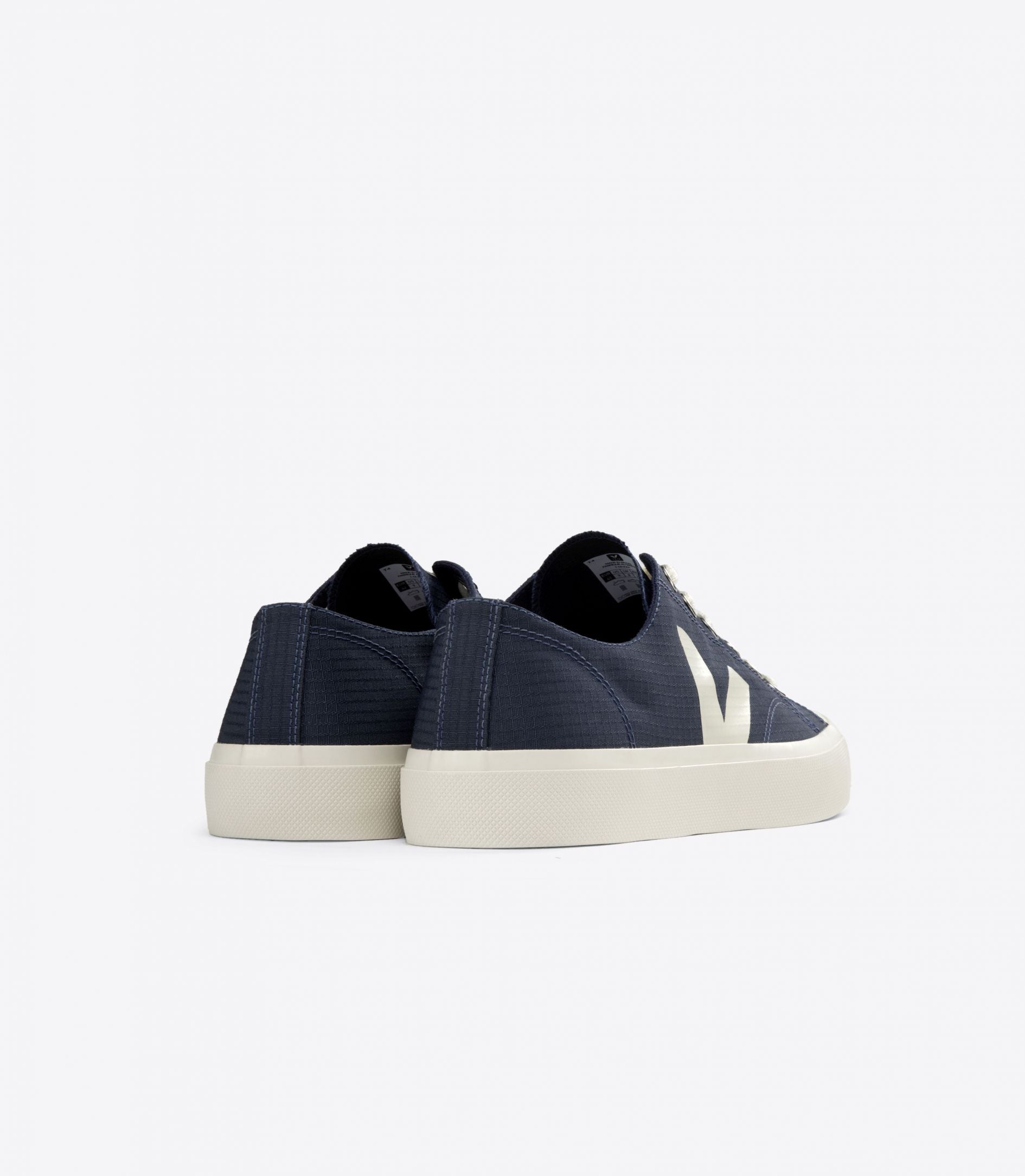 Wata II Low Canvas in Nautico Pierre from Veja – MooShoes
