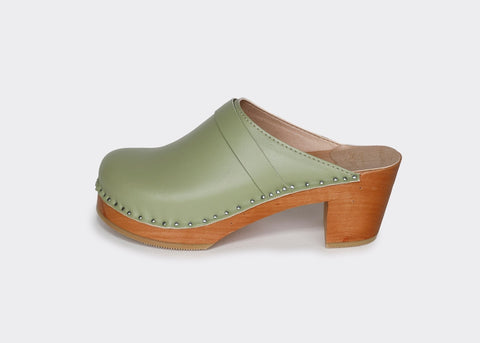 Da Vinci Clog in Green Apple Leather from Good Guys