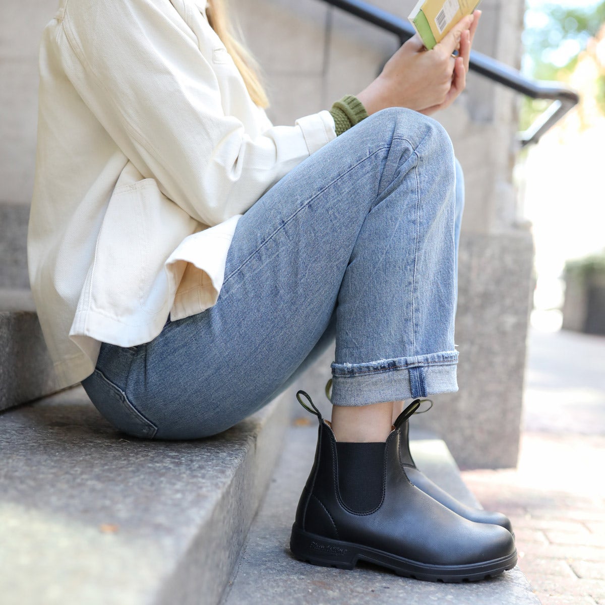 靴 Blundstone 2115 Chelsea Boot in Black from Blundstone – MooShoes