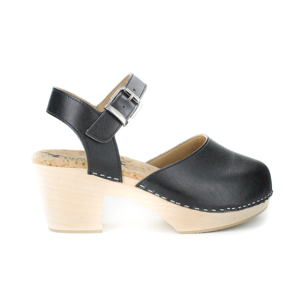 Pepper Clog in Smooth Black from Novacas