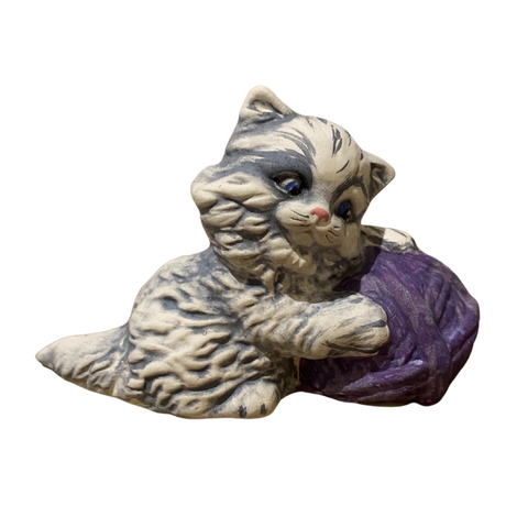 Kitschy Cat Figurine from Auburn Clay Barn