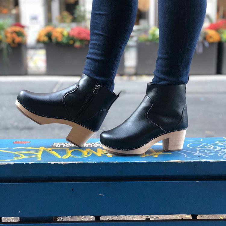 Black clog booties online